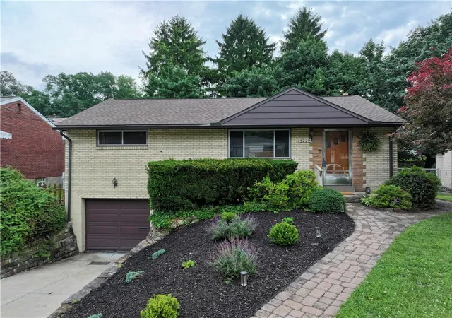 Photo 1 of Single family home for sale at 5229 Colewood Dr, Baldwin Boro, PA 15236 | MLS# 1762382 | Listing updated on 2026-08-30