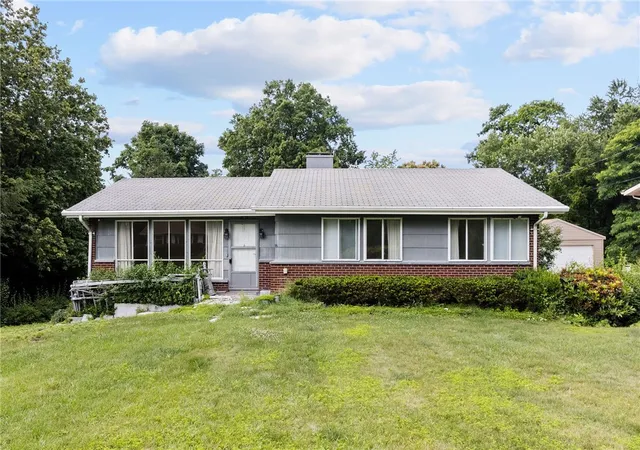 Photo 1 of Sale Pending at 3003 Nottinghill Dr, Coraopolis, PA 15108 | MLS# 1762366 | Listing updated on 2026-08-11