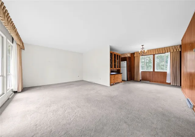 Photo 5 of Sale Pending at 3003 Nottinghill Dr, Coraopolis, PA 15108 | MLS# 1762366 | Listing updated on 2026-08-11