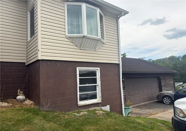 Photo 3 of Single family home for sale at 202 Broadway St, West Newton, PA 15089 | MLS# 1762610 | Listing updated on 2026-08-17