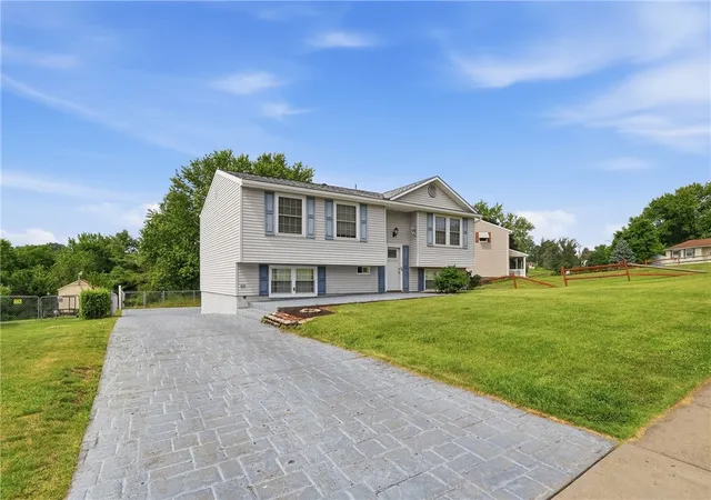 Photo 3 of Single family home for sale at 113 Cranbrooke Dr, Coraopolis, PA 15108 | MLS# 1762651 | Listing updated on 2026-08-30