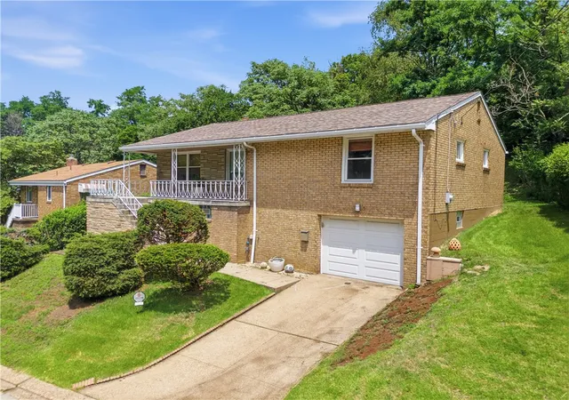 Photo 2 of Sale Pending at 139 Lilmont Dr, Pittsburgh, PA 15218 | MLS# 1762601 | Listing updated on 2026-08-26