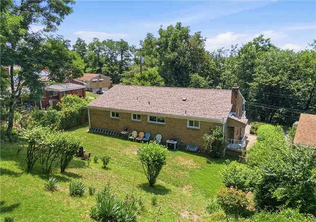 Photo 3 of Sale Pending at 139 Lilmont Dr, Pittsburgh, PA 15218 | MLS# 1762601 | Listing updated on 2026-08-26