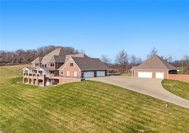 Photo 3 of Single family home for sale at 308 Sutherland Dr, Venetia, PA 15367 | MLS# 1762747 | Listing updated on 2026-08-27