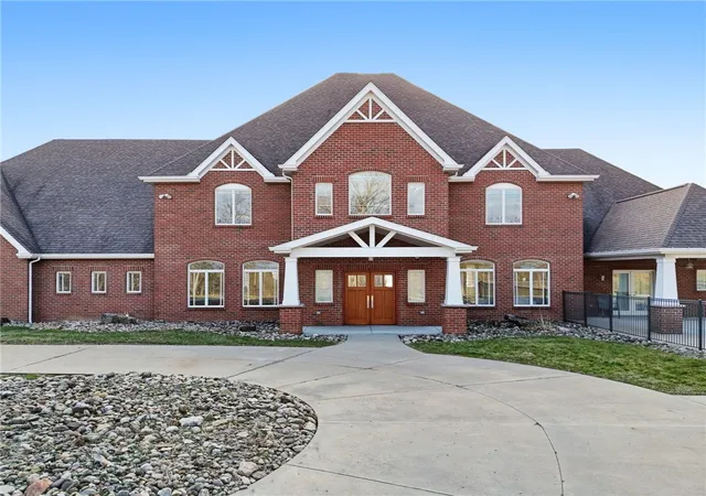 Photo 3 of Single family home for sale at 308 Sutherland Dr, Venetia, PA 15367 | MLS# 1762747 | Listing updated on 2026-08-27