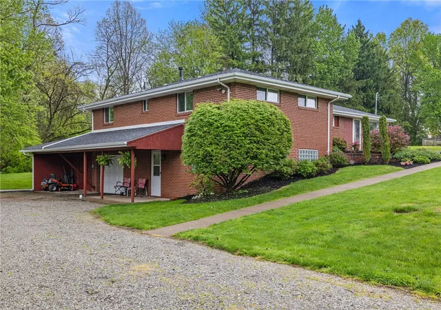 Photo 3 of Single family home for sale at 2052 Hulton Rd, Verona, PA 15147 | MLS# 1762425 | Listing updated on 2026-08-16