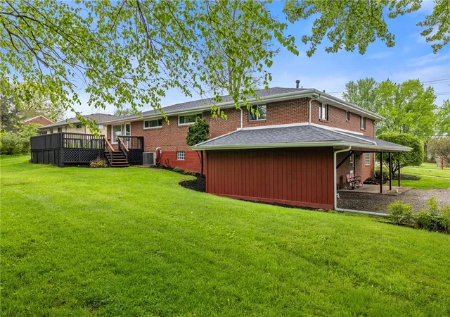 Photo 5 of Single family home for sale at 2052 Hulton Rd, Verona, PA 15147 | MLS# 1762425 | Listing updated on 2026-08-16
