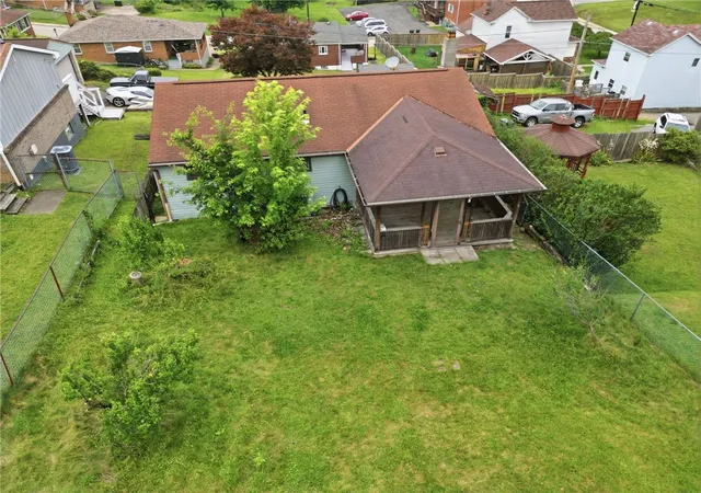 Photo 3 of Single family home for sale at 235 Grant Ave, Homestead, PA 15120 | MLS# 1762650 | Listing updated on 2026-08-20