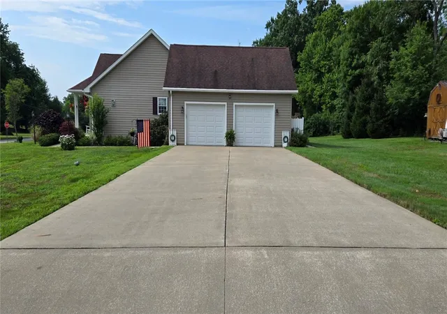 Photo 3 of Single family home for sale at 1213 West Dr, Penn Twp, PA 16002 | MLS# 1762618 | Listing updated on 2026-09-20