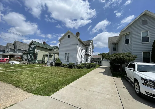 Photo 4 of Single family home for sale at 213 S Central Ave, Canonsburg, PA 15317 | MLS# 1763015 | Listing updated on 2026-08-24