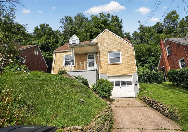 Photo 2 of Single family home for sale at 1104 Porter St, Mc Keesport, PA 15132 | MLS# 1761575 | Listing updated on 2026-08-27