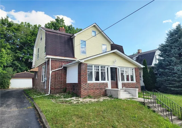 Photo 2 of Single family home for sale at 916 Harrison St, New Castle, PA 16101 | MLS# 1762891 | Listing updated on 2026-08-20