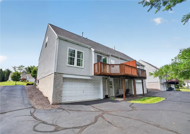 Photo 3 of Condo for sale at 127 Sedeca Dr, Canonsburg, PA 15317 | MLS# 1763058 | Listing updated on 2026-08-17