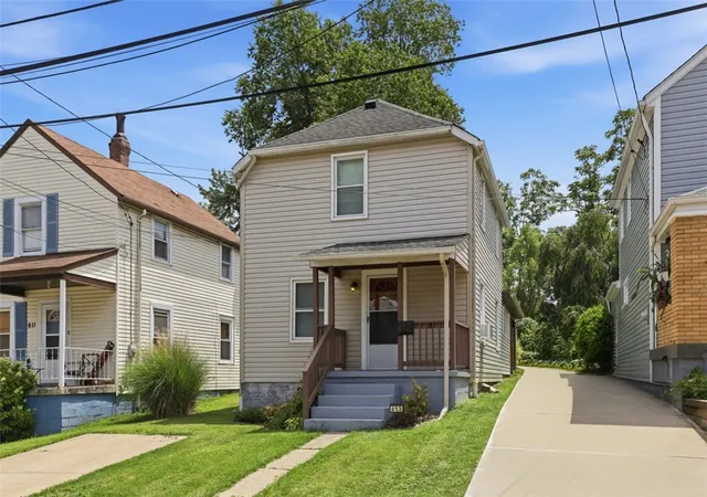 Photo 2 of Single family home for sale at 613 Aylesworth Ave, Bridgeville, PA 15017 | MLS# 1763115 | Listing updated on 2026-08-30