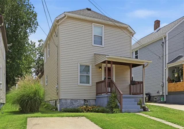Photo 3 of Single family home for sale at 613 Aylesworth Ave, Bridgeville, PA 15017 | MLS# 1763115 | Listing updated on 2026-08-30