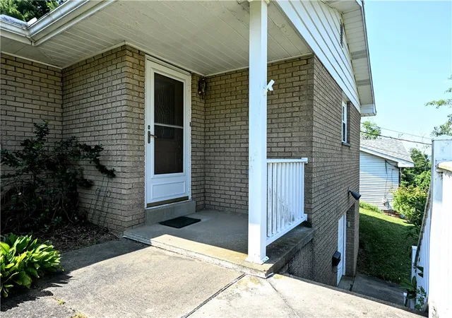 Photo 3 of Single family home for sale at 20 Jefferson Dr, Monessen, PA 15062 | MLS# 1762243 | Listing updated on 2026-10-02