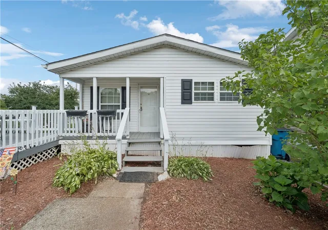 Photo 1 of Manufactured home for sale at 524 N 5th Street, Youngwood, PA 15697 | MLS# 1763346 | Listing updated on 2026-08-25