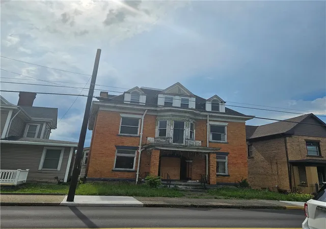 Photo 1 of Single family home for sale at 506 S Pittsburgh St, Connellsville, PA 15425 | MLS# 1763300 | Listing updated on 2026-08-18