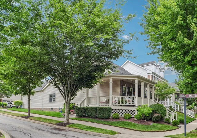 Photo 2 of Sale Pending at 532 Paddington Ln, Cranberry Twp, PA 16066 | MLS# 1763341 | Listing updated on 2026-08-17