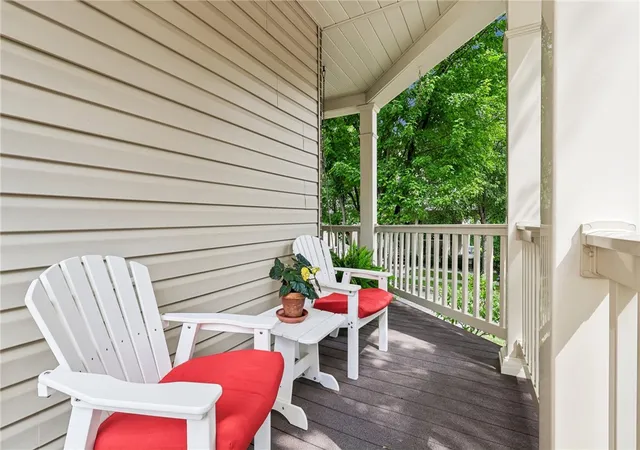 Photo 3 of Sale Pending at 532 Paddington Ln, Cranberry Twp, PA 16066 | MLS# 1763341 | Listing updated on 2026-08-17