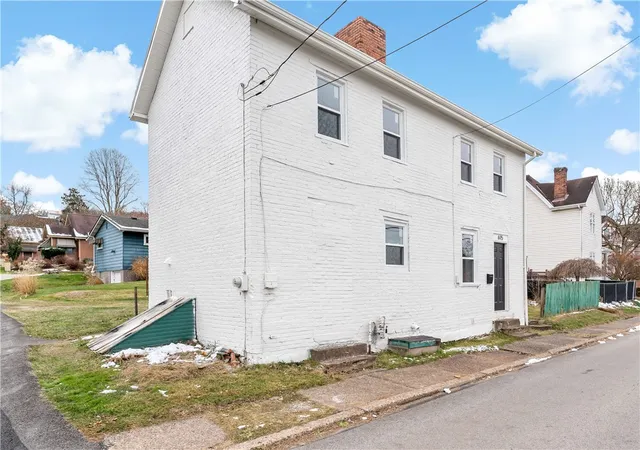 Photo 3 of Single family home for sale at 615 6th Avenue, Elizabeth, PA 15037 | MLS# 1763610 | Listing updated on 2026-08-20