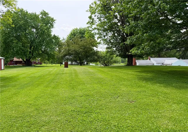 Photo 4 of Single family home for sale at 1398 S Center St Ext, Pine Twp, PA 16127 | MLS# 1763663 | Listing updated on 2026-08-20