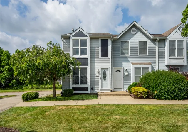 Photo 2 of Sale Pending at 6246 Springhouse Pl, South Fayette, PA 15017 | MLS# 1763688 | Listing updated on 2026-08-29