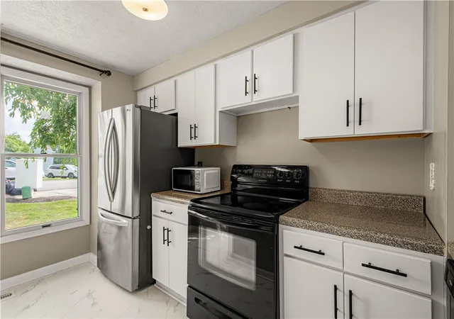 Photo 5 of Sale Pending at 6246 Springhouse Pl, South Fayette, PA 15017 | MLS# 1763688 | Listing updated on 2026-08-29