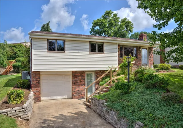 Photo 1 of Single family home for sale at 609 Bluestone Dr, Allison Park, PA 15101 | MLS# 1763229 | Listing updated on 2026-09-23