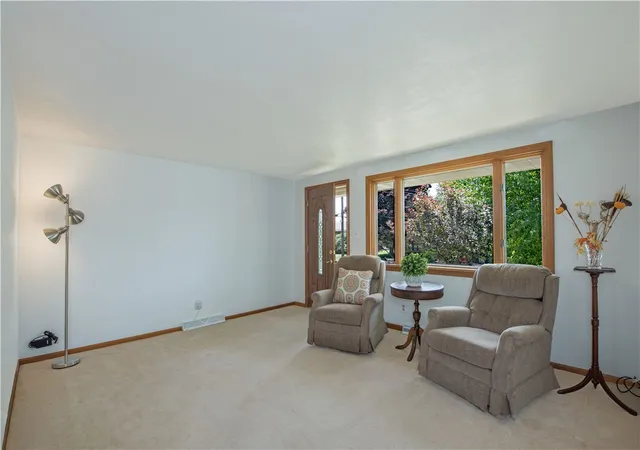 Photo 4 of Single family home for sale at 609 Bluestone Dr, Allison Park, PA 15101 | MLS# 1763229 | Listing updated on 2026-09-23