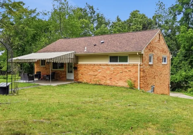 Photo 1 of Single family home for sale at 516 Long Dr, Upper St Clair, PA 15241 | MLS# 1763728 | Listing updated on 2026-08-20