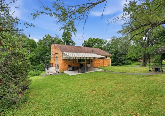 Photo 3 of Single family home for sale at 516 Long Dr, Upper St Clair, PA 15241 | MLS# 1763728 | Listing updated on 2026-08-20