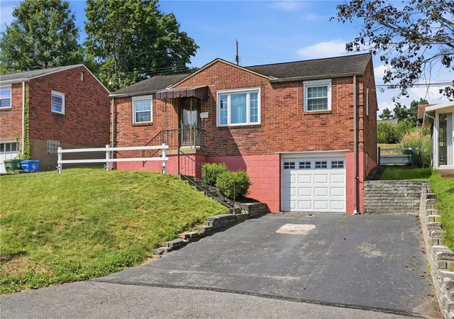 Photo 2 of Single family home for sale at 181 Castle Rd, Castle Shannon, PA 15234 | MLS# 1763230 | Listing updated on 2026-08-18