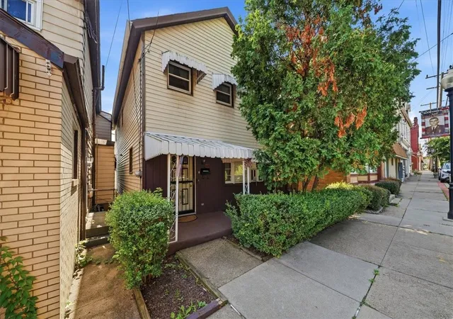 Photo 1 of Single family home for sale at 443 Carothers Ave, Carnegie, PA 15106 | MLS# 1763824 | Listing updated on 2026-08-12