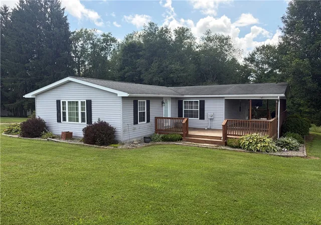 Photo 1 of Manufactured home for sale at 429 S Foster, Jackson Twp, PA 16133 | MLS# 1763850 | Listing updated on 2026-08-20