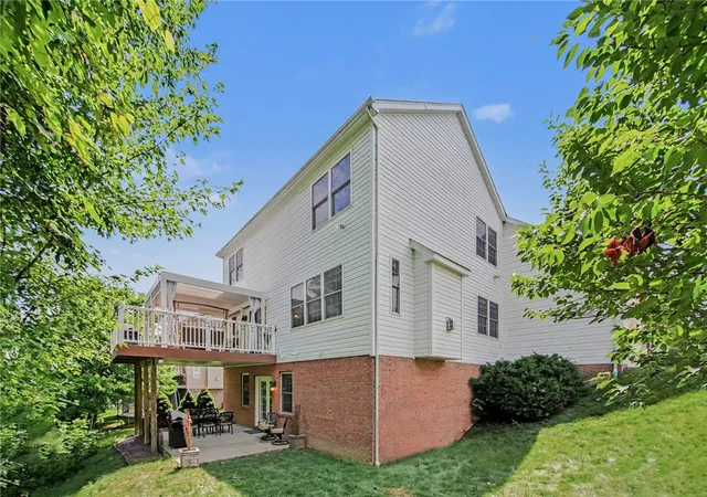 4th image of 824 Westminster Ln, Cranberry Twp, PA 16066 | MLS# 1763680