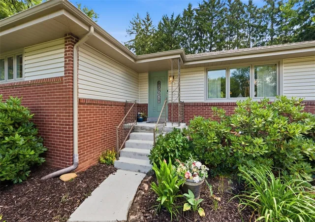 Photo 4 of Sale Pending at 111 Cedar Dr, Peters Twp, PA 15317 | MLS# 1763538 | Listing updated on 2026-08-27