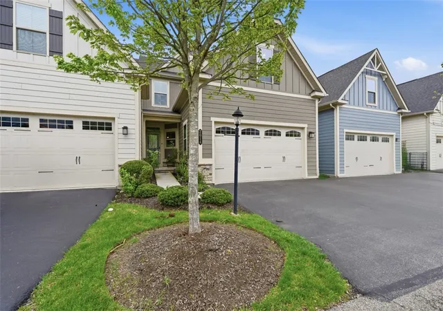 Photo 3 of Townhouse for sale at 2014 Connecticut Ln, Franklin Park, PA 15143 | MLS# 1762733 | Listing updated on 2026-08-23