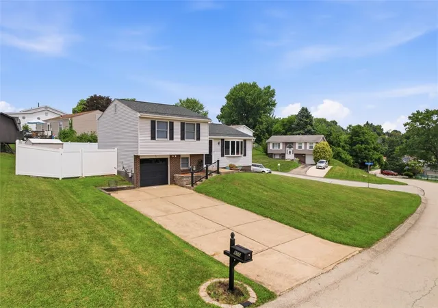 Photo 2 of Sale Pending at 850 Westchester Dr, North Huntingdon, PA 15642 | MLS# 1764007 | Listing updated on 2026-08-25
