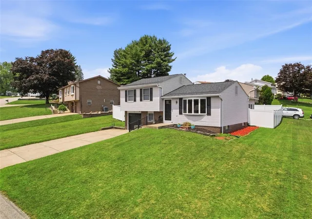 Photo 3 of Sale Pending at 850 Westchester Dr, North Huntingdon, PA 15642 | MLS# 1764007 | Listing updated on 2026-08-25