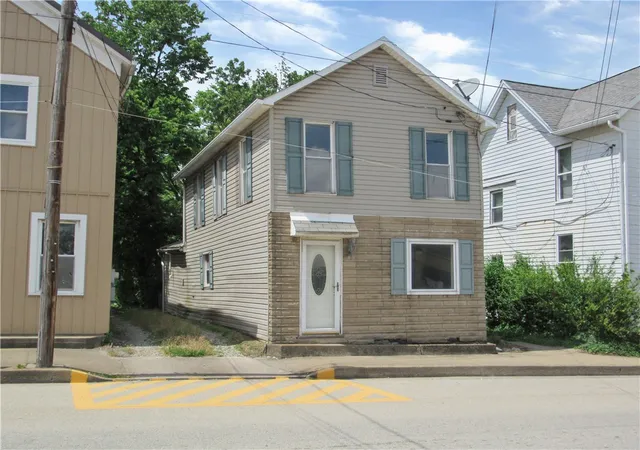 Photo 3 of Single family home for sale at 84 Main St, Smithfield, PA 15478 | MLS# 1764021 | Listing updated on 2026-08-30