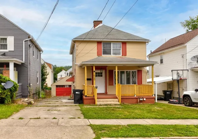 Photo 2 of Single family home for sale at 1620 Mcminn St, Aliquippa, PA 15001 | MLS# 1764023 | Listing updated on 2026-08-23
