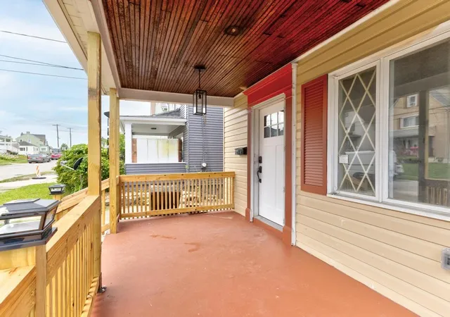 Photo 3 of Single family home for sale at 1620 Mcminn St, Aliquippa, PA 15001 | MLS# 1764023 | Listing updated on 2026-08-23