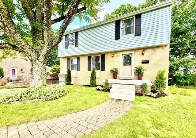 Photo 1 of Single family home for sale at 4933 Point Cir Dr, Monroeville, PA 15146 | MLS# 1764060 | Listing updated on 2026-08-30