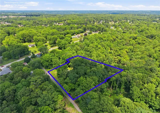 Photo 3 of Single family home for sale at 3011 Eldogor Ln, New Castle, PA 16105 | MLS# 1763947 | Listing updated on 2026-08-17