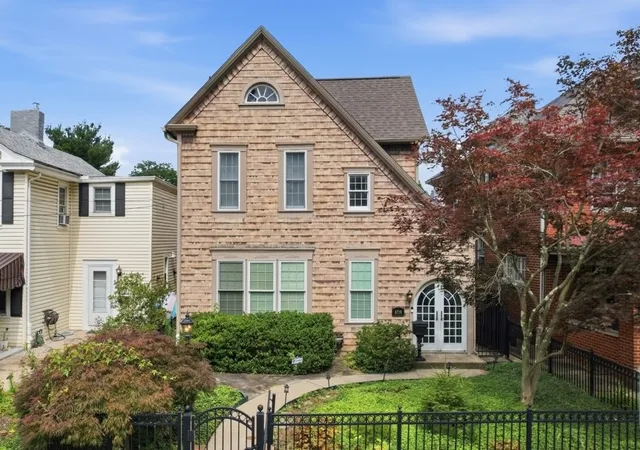 Photo 1 of Sale Pending at 6719 Reynolds St, Point Breeze, PA 15206 | MLS# 1764062 | Listing updated on 2026-08-22