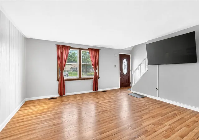 Photo 5 of Single family home for sale at 2645 Keats Dr, South Park, PA 15129 | MLS# 1764048 | Listing updated on 2026-08-25