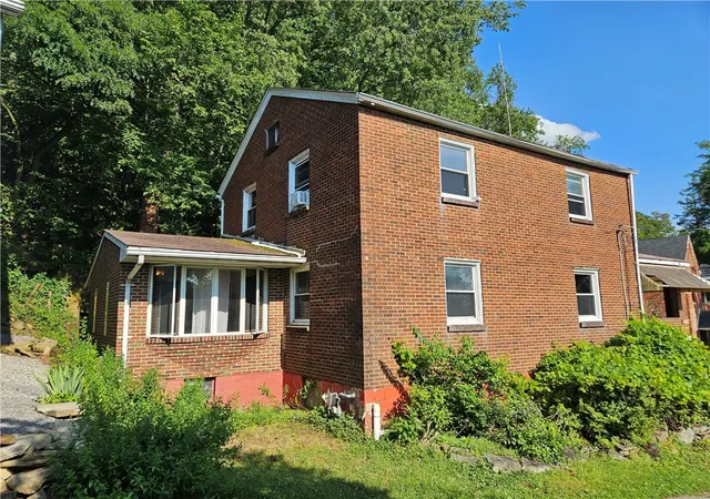 Photo 3 of Single family home for sale at 434 Oregon Ave, Glassport, PA 15045 | MLS# 1764185 | Listing updated on 2026-08-24