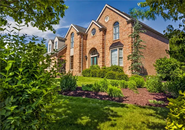 Photo 2 of Sale Pending at 154 Bittersweet Cir, Peters Twp, PA 15367 | MLS# 1763297 | Listing updated on 2026-08-10