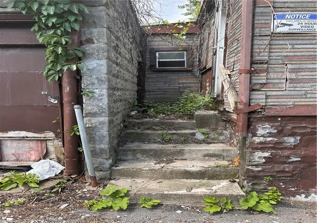 Photo 4 of Single family home for sale at 853 Lovitt Way, Pittsburgh, PA 15212 | MLS# 1764134 | Listing updated on 2026-08-19